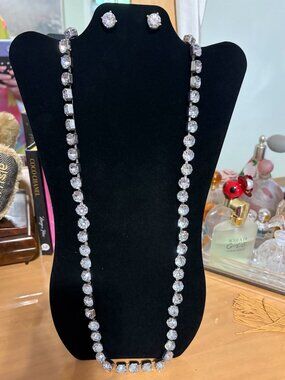 BLING BLING AT ITS FINEST!  LONG OF XL RHINESTONE STUDS WITH EARRINGS - NWT